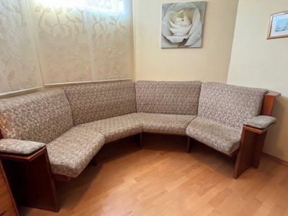 Bild 8:Esszimmer/Wohnzimmer - Sitzbank gepolstert mit Tisch massiv