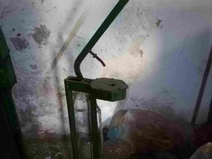 Bild 9:Weinpumpe, Bottiche, Fässer, Flaschenwaschmaschine