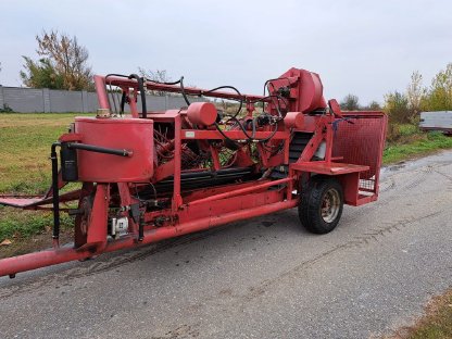 Bild 2:Arek 3 Erntemaschine