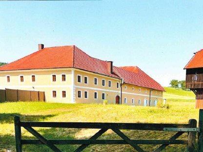 Historischer Vierkanthof mit 11 ha Grund und Fischteich