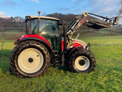 Bild 2:Steyr 4115 Multi ET, mit Frontlader und Fronthydraulik