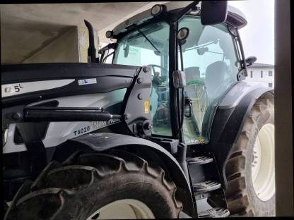 New Holland T6020 Plus Traktor