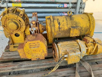 Bild 2:Hub- und Schwenkmotoren von Liebherr 22K32 Turmdrehkran