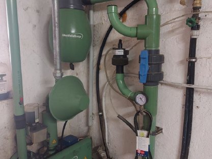 Bild 5:Melkstand mit Vakuumpumpe