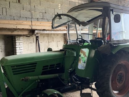 Deutz D 4506 S mit Frontlader, Seitenmähwerk, Zubehör