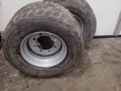 Komplette Kipperreifen 435/50R19.5