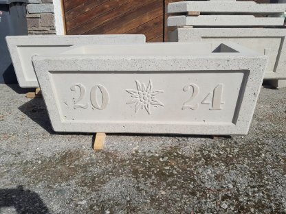 Bild 4:Wasser- / Betontrog Grand