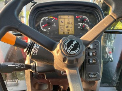 Bild 4:Steyr 4115 Multi ET, mit Frontlader und Fronthydraulik