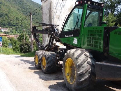 Bild 2:Harvester Timberjack im guten Zustand
