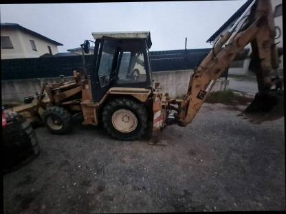 Baggerlader Fai Komatsu 262