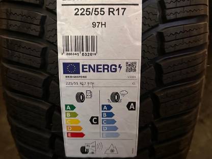 Winterreifen 225/55 R17 97H