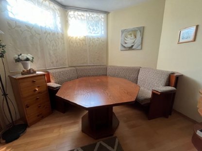 Bild 7:Esszimmer/Wohnzimmer - Sitzbank gepolstert mit Tisch massiv