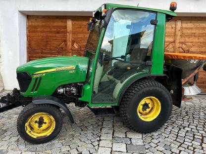 John Deere 2027R Kommunaltraktor