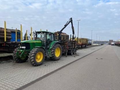 Bild 4:Holztransport, Stammholz, Reisig