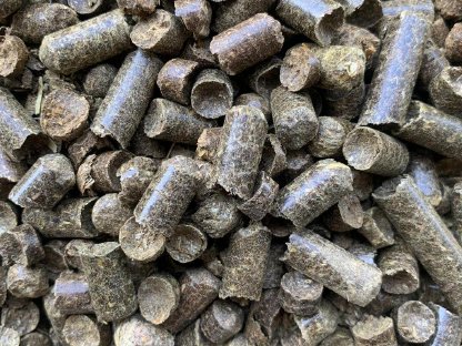 Heu-Pellets von kräuterreichen Wiesen aus der Steiermark