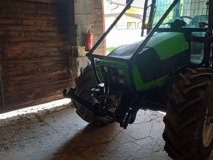 Traktor mit Seilwinde Deutz Fahr