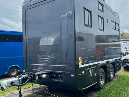 Schwarzmüller STX 2-horse 18T Trailer - Großes Wohnen, Pop-up