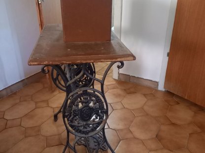 Bild 4:Alte Nähmaschine Singer