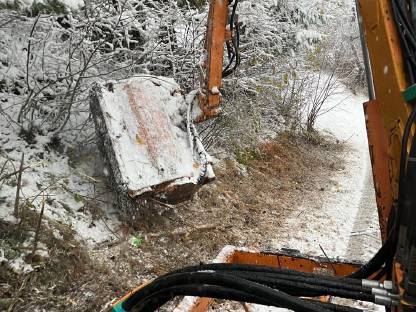 Bild 3:Auslegemulcharbeiten Mulchen