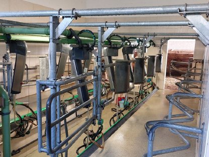 Bild 6:Melkstand mit Vakuumpumpe
