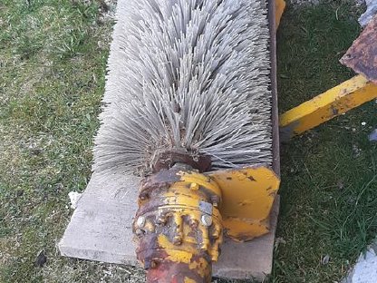 Bild 3:Hydraulischer Kehrbesen