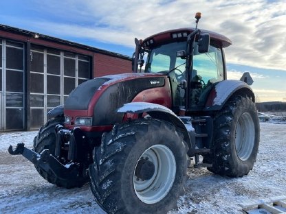 Traktor Valtra S260