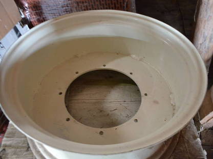 Bild 4:Traktor- und Anhängerfelgen