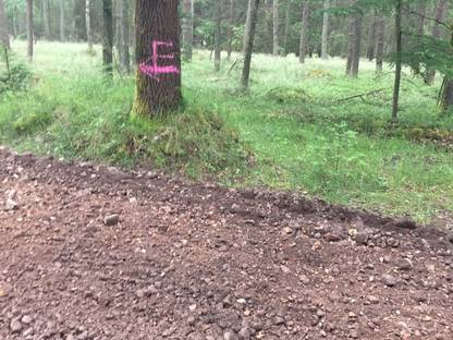 Bild 3:Steine brechen/Wege auffräsen