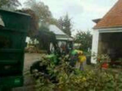 Bild 3:Mist aufladen und streuen