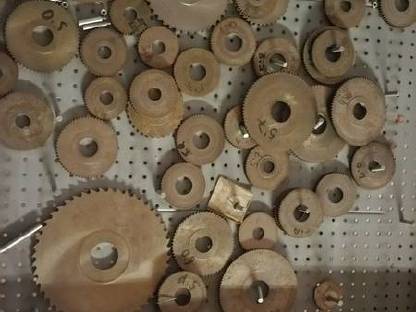 Bild 3:Fräser und Kreissägeblätter