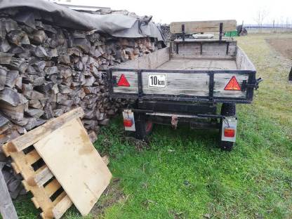 Bild 2:Traktoranhänger