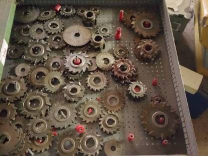 Bild 2:Fräser und Kreissägeblätter