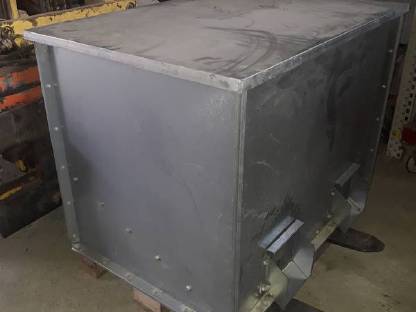 Bild 3:Getreidekiste Saatgutbehälter Belüftungssilo verzinkt