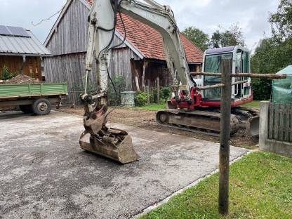 Bild 3:Baggerarbeiten