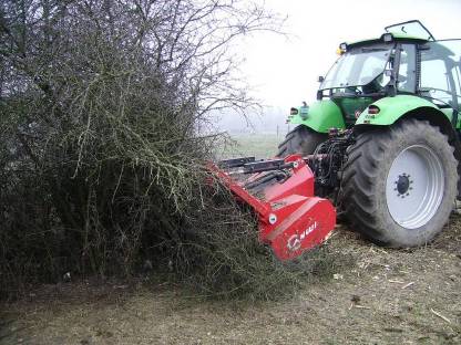 Bild 3:Forstmulchen und Forstfräsen mit Traktor, Rigitrac, Raupe