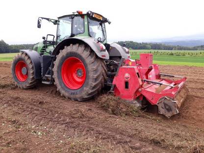 Bild 4:Forstmulchen und Forstfräsen mit Traktor, Rigitrac, Raupe