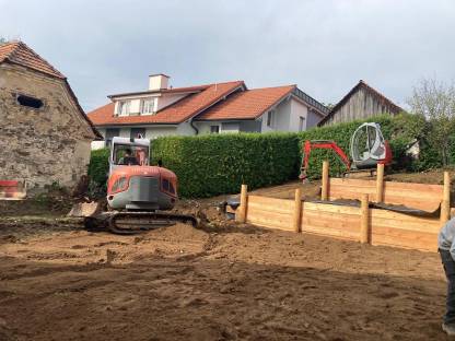 Bild 2:Erd- & Forstarbeiten