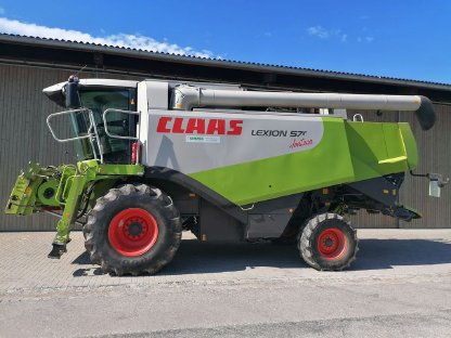 Bild 2:Claas Lexion 570 Montana mit Vario 660 Schneidwerk