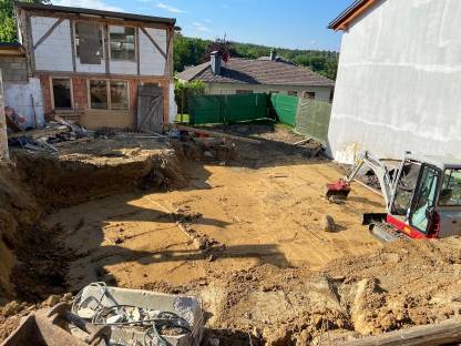 Bild 3:Baggerarbeiten