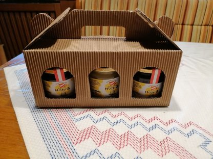 Bild 2:Honig aus eigener lmkerei