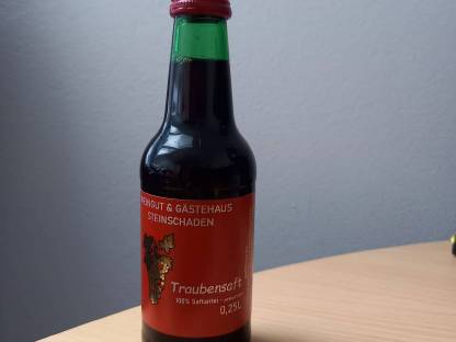 Bild 3:Traubensaft weiß/rot