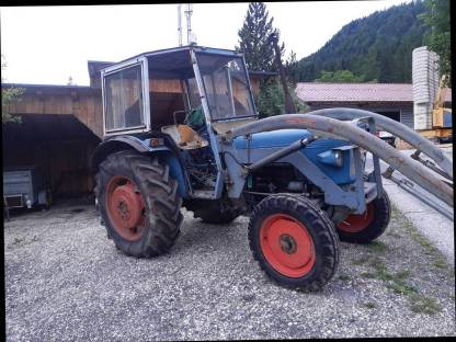 Eicher Traktor 3353