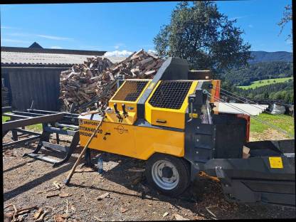 Bild 2:Sägespaltautomat Lohnspalten