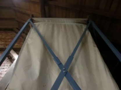 Bild 4:Silosack mit Gestell, Zu- und Auslaufrohre komplett