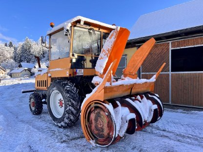Steyr TK83 Geräteträger mit Schneefräse