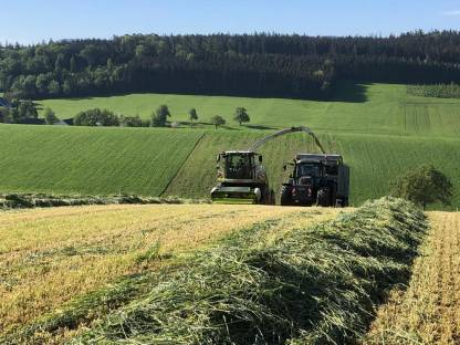 Bild 5:Gras / Mais häckseln