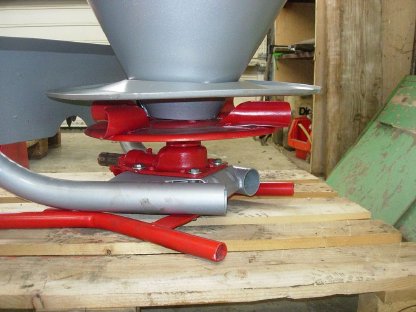 Bild 3:Salz- und Splittstreuer Landgut