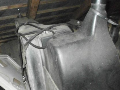 Bild 2:Treibstofftank komplett CVT