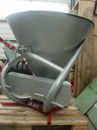 Bild 4:Salz- und Splittstreuer Landgut