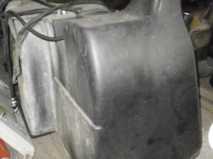 Bild 3:Treibstofftank komplett CVT